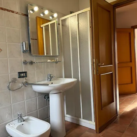 Due Leoni Hotel