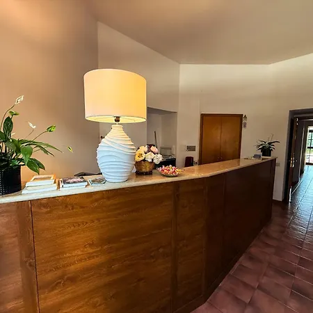 Due Leoni Hotel
