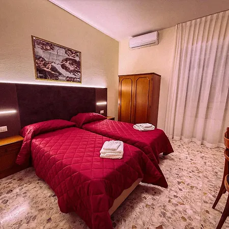 Отель Due Leoni - Casa Per Turismo Cattolico Рим