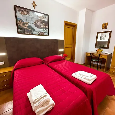 Отель Due Leoni - Casa Per Turismo Cattolico Рим